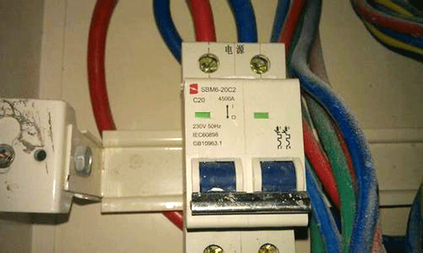 漏電保護裝置是造成西安西瑪電機頻繁燒毀的原因。
