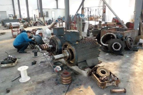 西安西瑪電機(jī)驅(qū)動(dòng)軸修理中軸向間隙的測量。