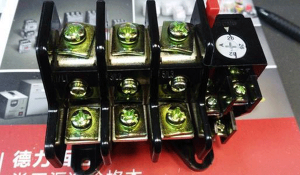 如何正確選擇三相異步電動機保護用熱繼電器？